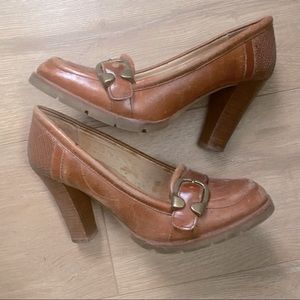 Michael Khors Tan Leather Pumps